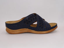 Load image into Gallery viewer, Navy Sandal 4
